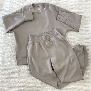 Abercrombie YPB neoKNIT Crew Sweatshirt and Jogger Set, SMALL